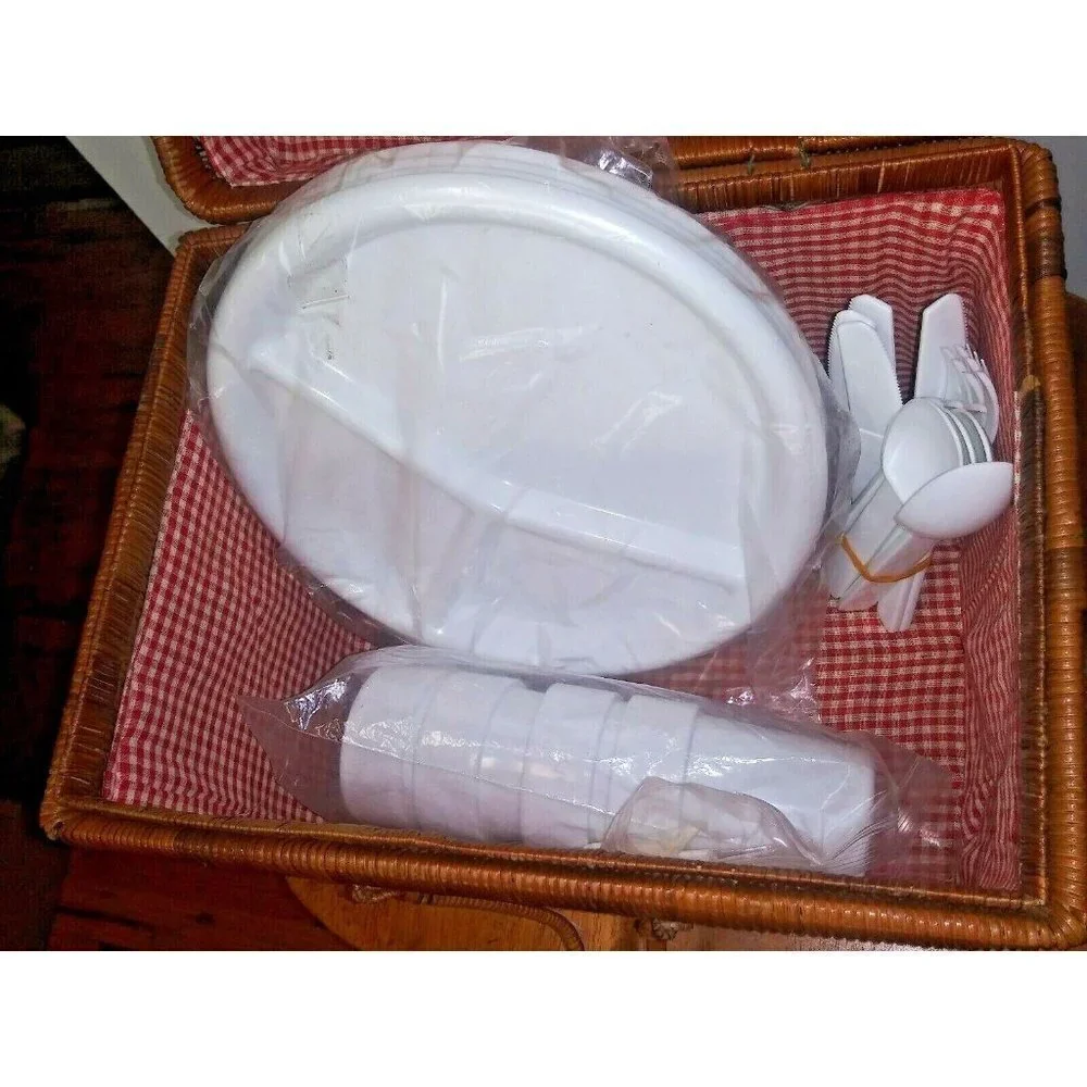 Wicker Picnic Basket w/Durable Plastic Dinnerware Set Serves 4 red gingham linin